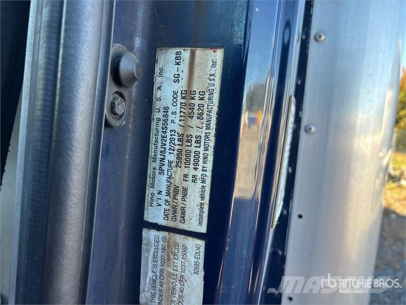 Hino 268 貨箱式卡車