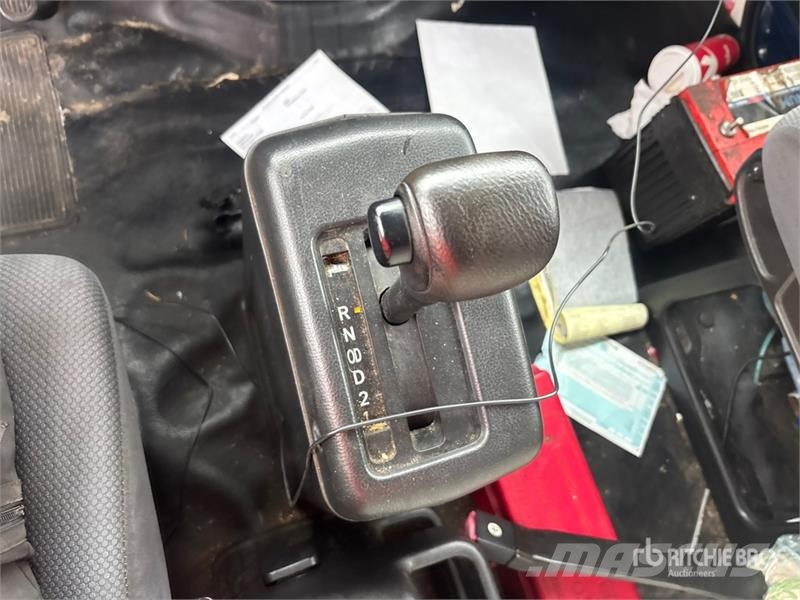 Hino 268 貨箱式卡車