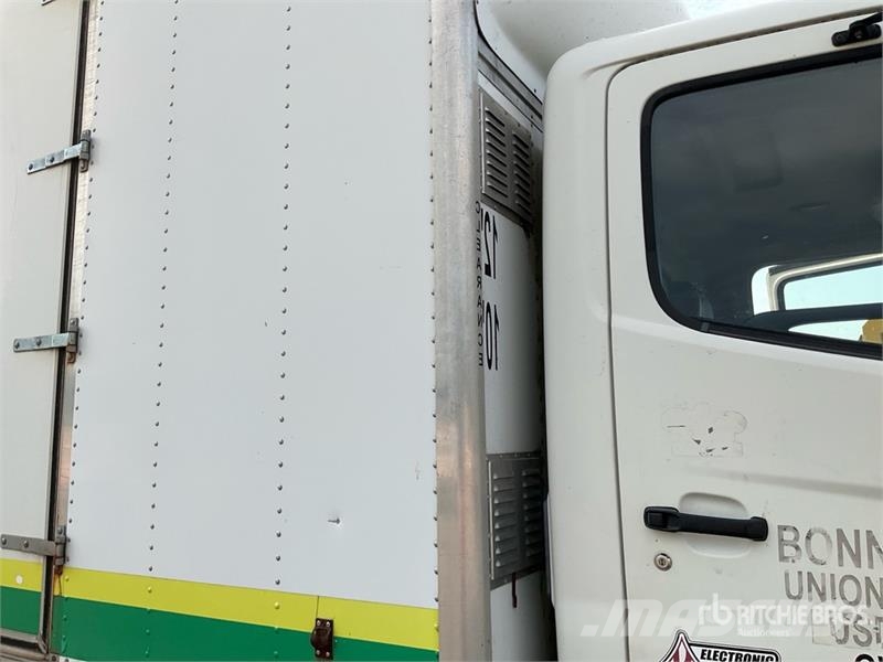 Hino 268 Camiones con caja de remolque