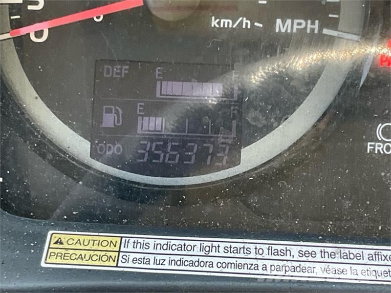 Hino 268 شاحنات ذات هيكل صندوقي