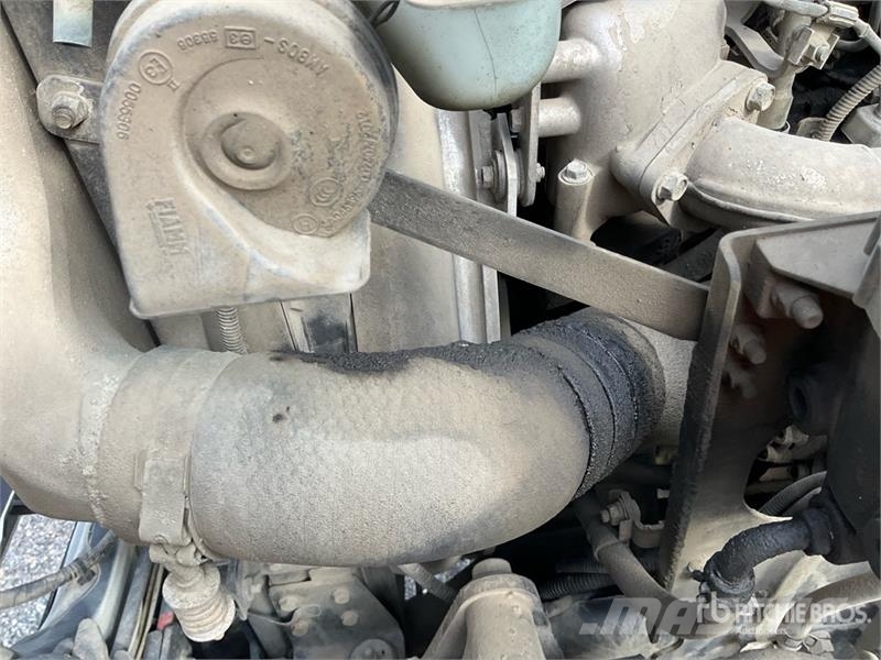 Hino 268 Slamsugere
