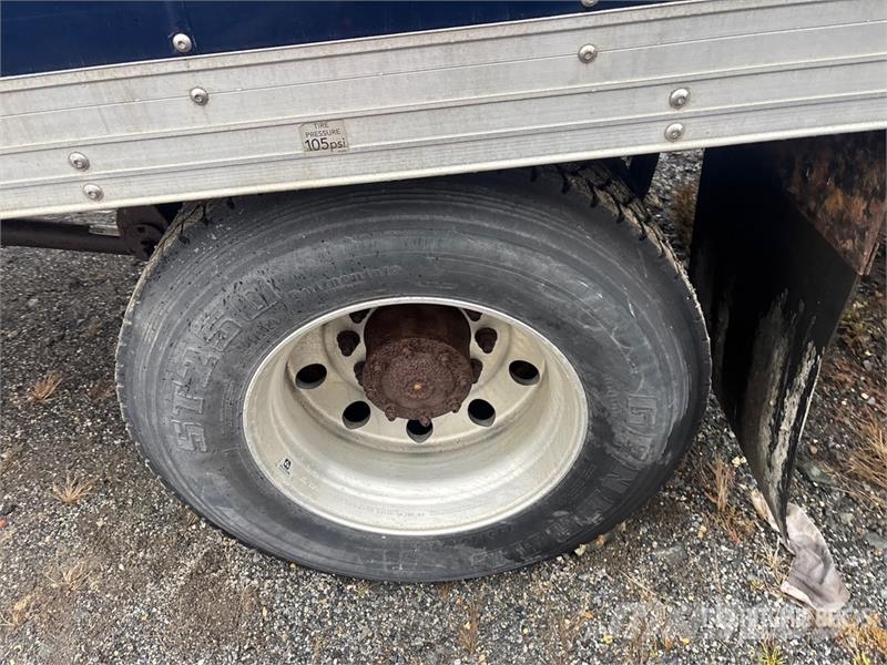 Hino 268 貨箱式卡車