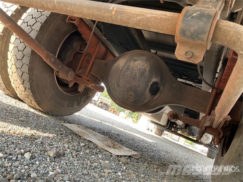 Hino 268 Camiones con caja de remolque