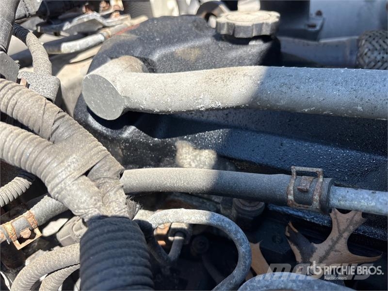Hino 268 شاحنات ذات هيكل صندوقي