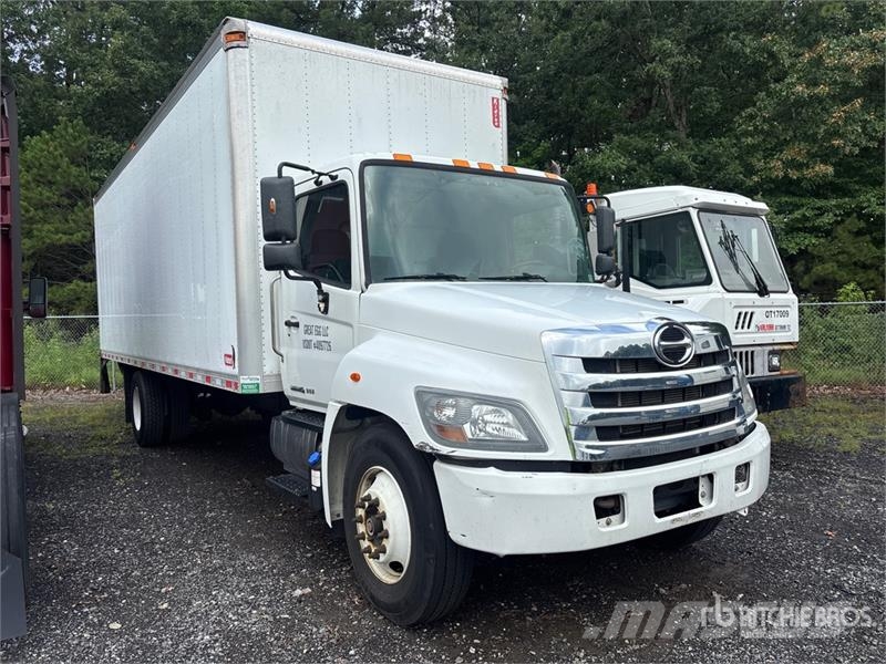 Hino 268 탑차 트럭
