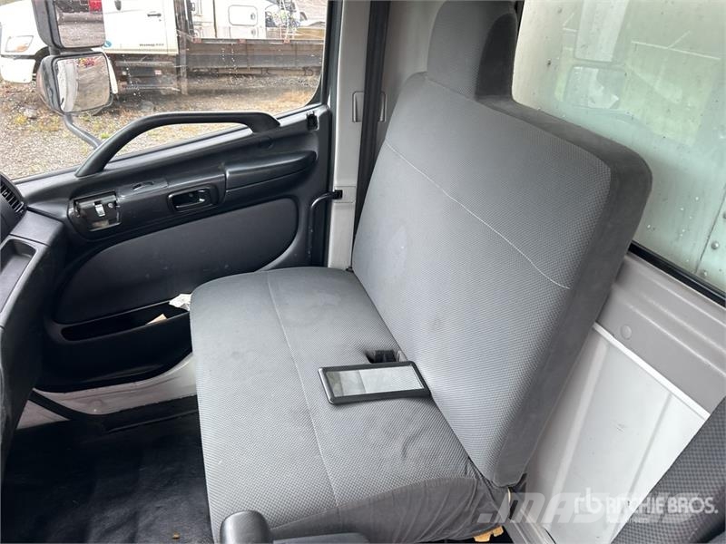 Hino 268 Camion Fourgon