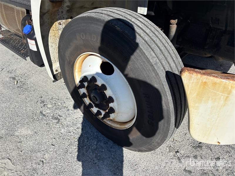 Hino 268 Bakwagens met gesloten opbouw