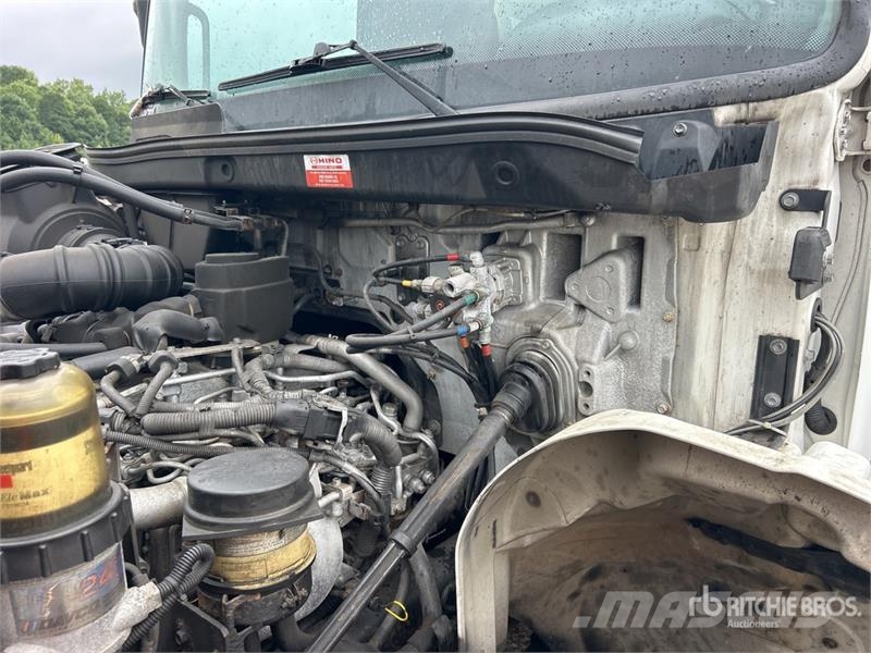 Hino 268 Camion Fourgon