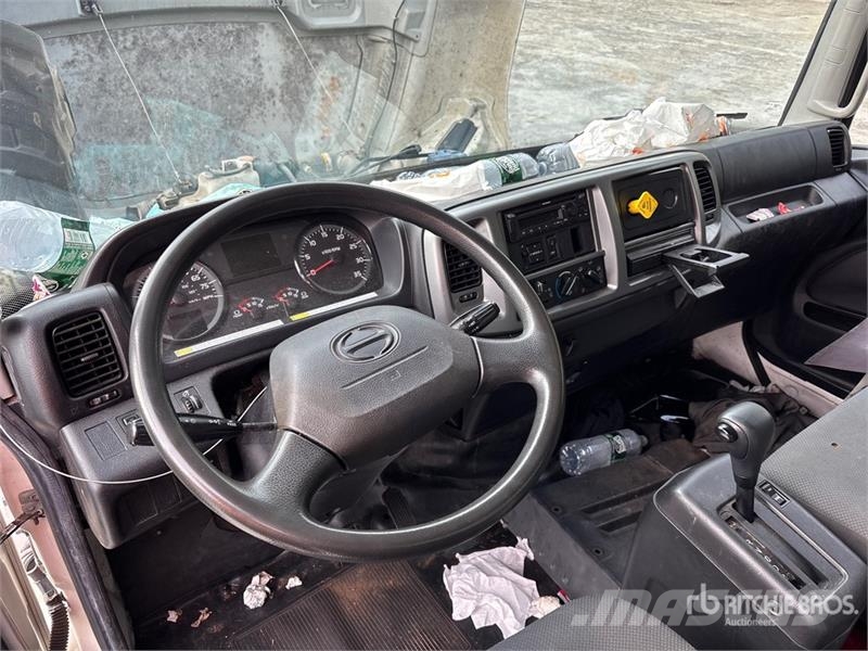Hino 268 Furgons