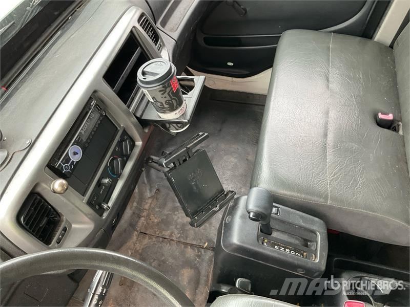 Hino 268 탑차 트럭