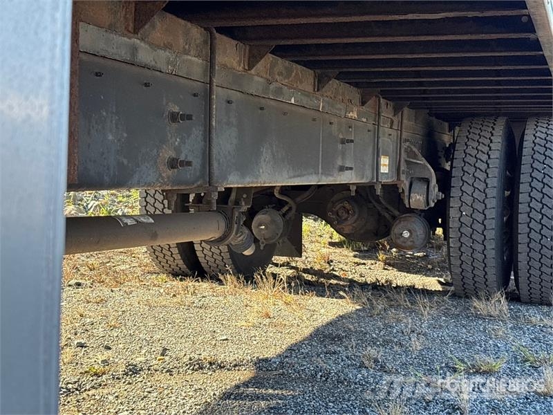 Hino 268 貨箱式卡車