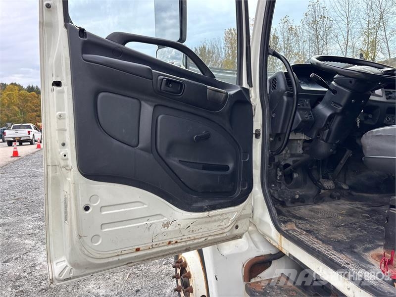 Hino 268 Cabines e interior