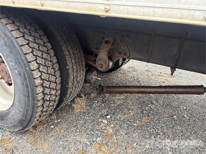 Hino 268 貨箱式卡車