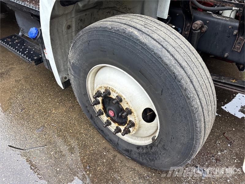 Hino 268 Camiones caja cerrada