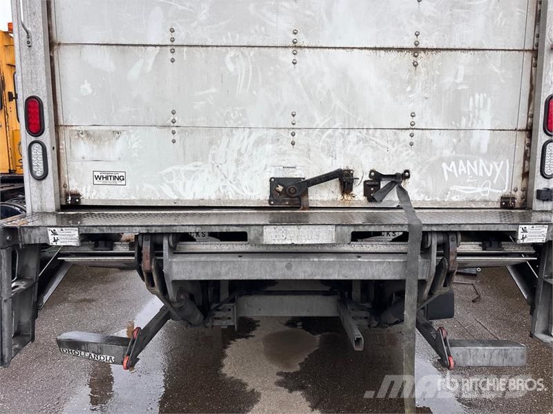Hino 268 Camiones caja cerrada