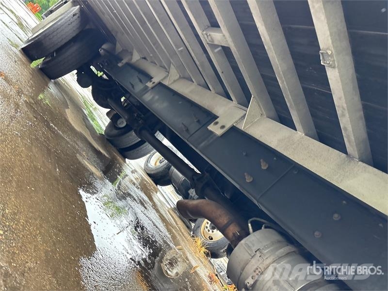 Hino 268 Camiones caja cerrada