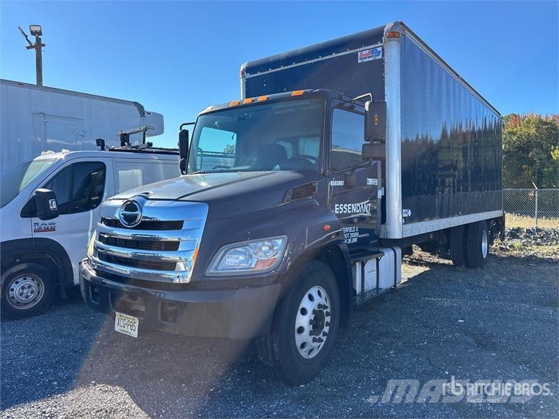 Hino 268 貨箱式卡車