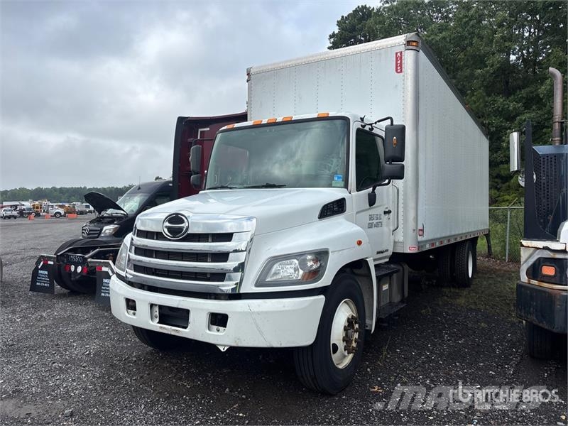 Hino 268 탑차 트럭