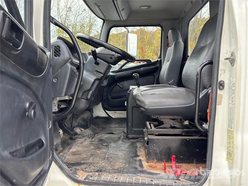 Hino 268 Cabines e interior
