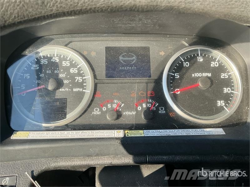 Hino 268 貨箱式卡車