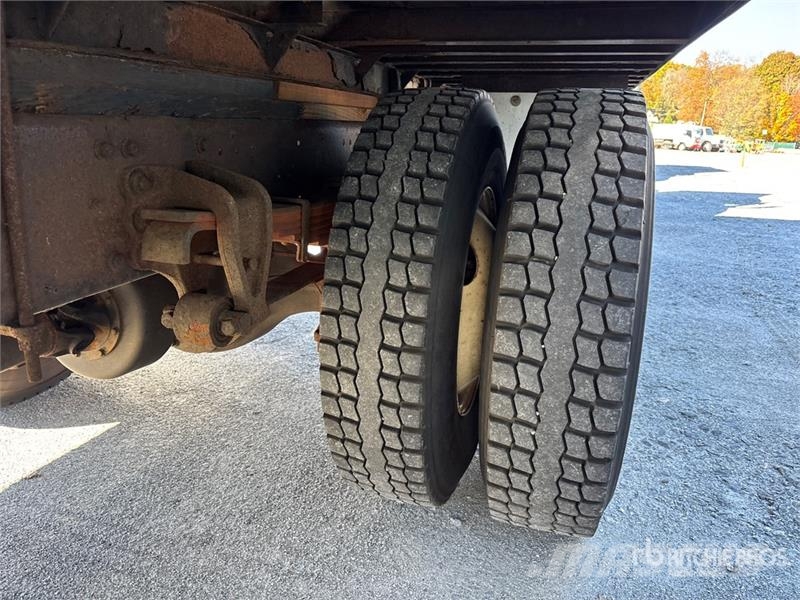 Hino 268 Bakwagens met gesloten opbouw