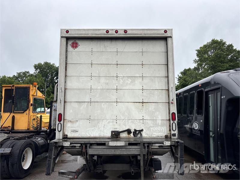 Hino 268 Camiones caja cerrada