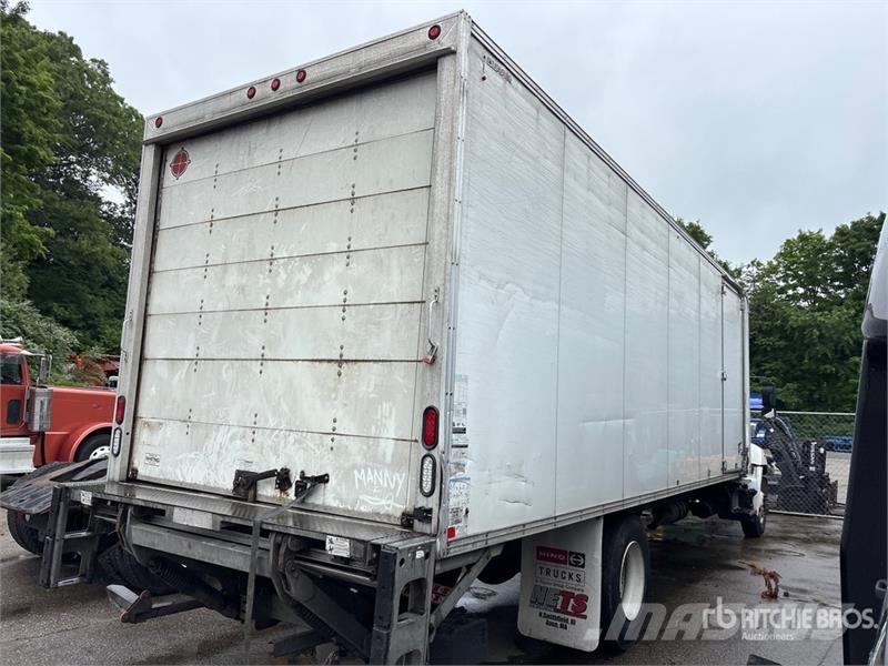 Hino 268 Camiones caja cerrada