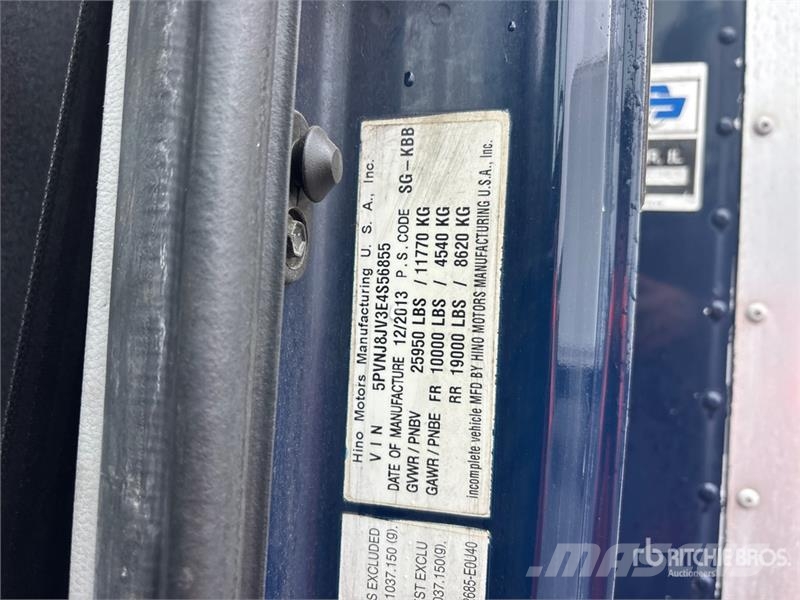 Hino 268 貨箱式卡車