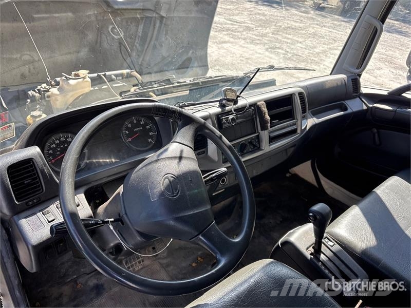 Hino 268 Umpikorikuorma-autot