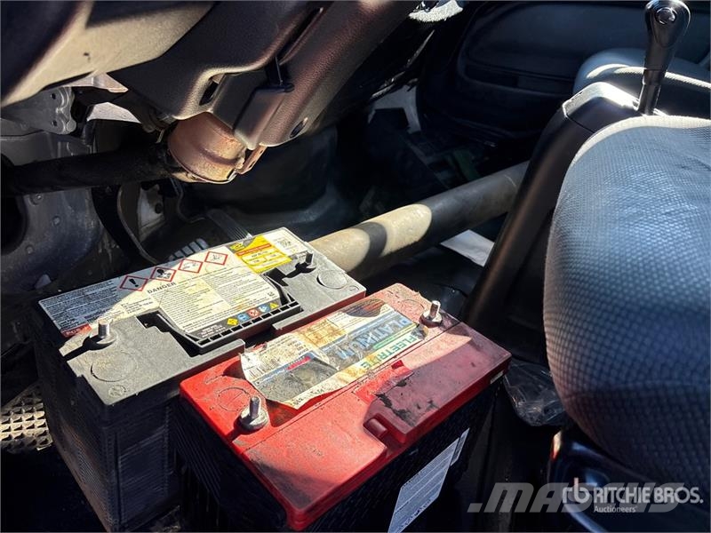 Hino 268 貨箱式卡車