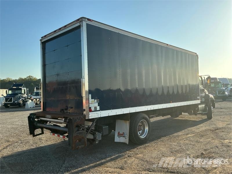 Hino 268 貨箱式卡車