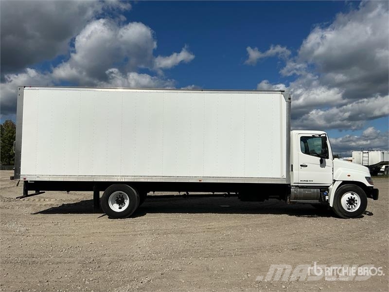 Hino 268 Camiones caja cerrada