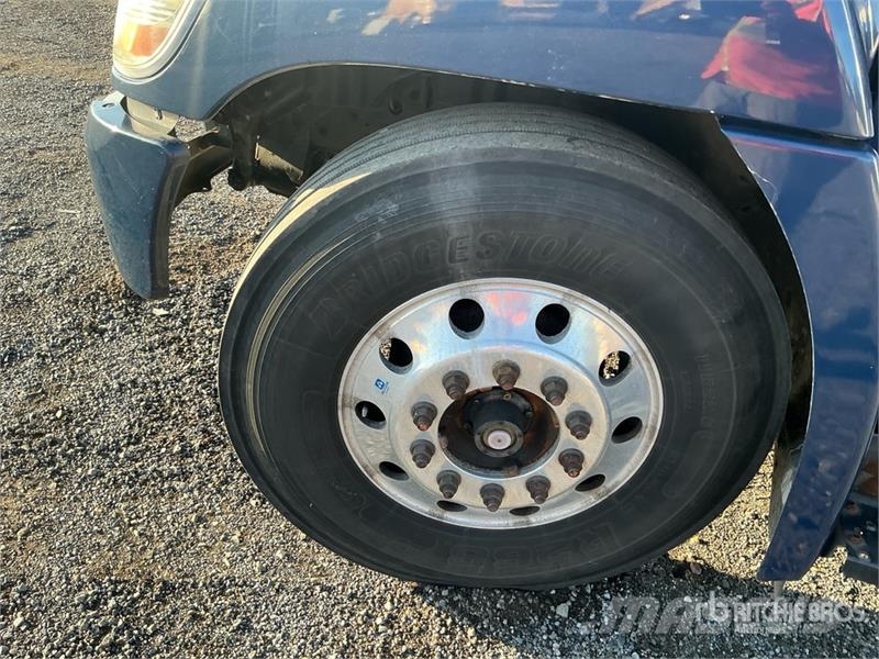 Hino 268 貨箱式卡車