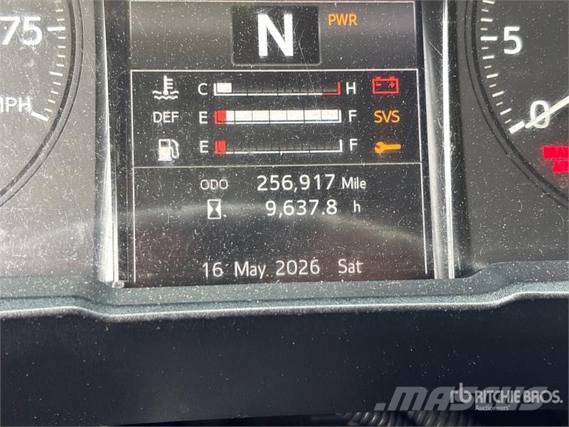 Hino 268 Camiones caja cerrada