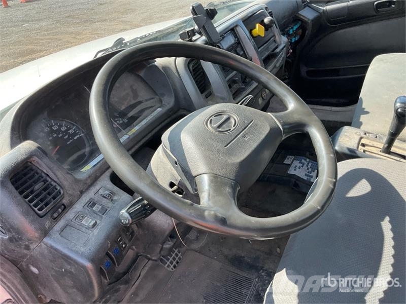 Hino 268 Slamsugere