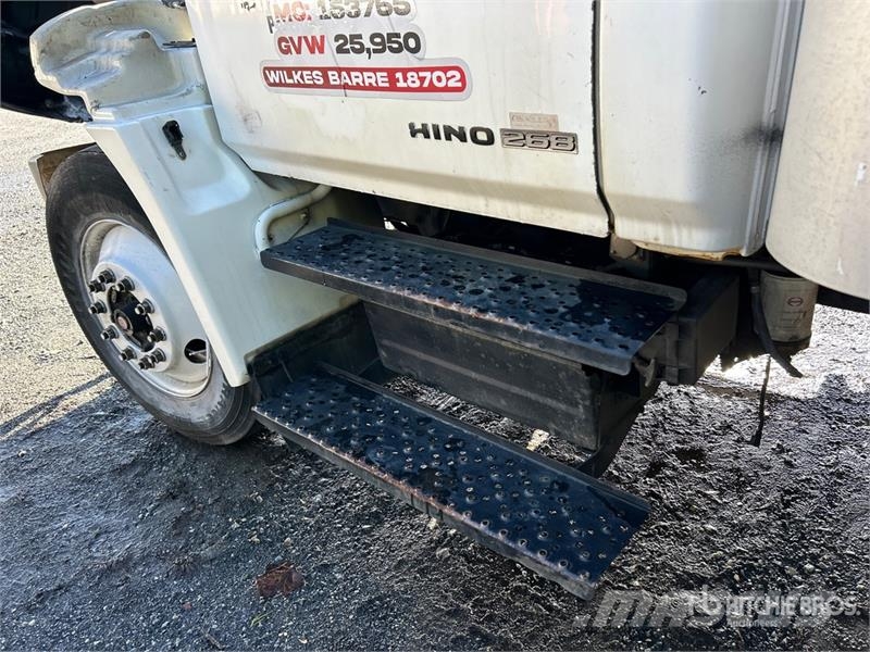 Hino 268 Box body trucks