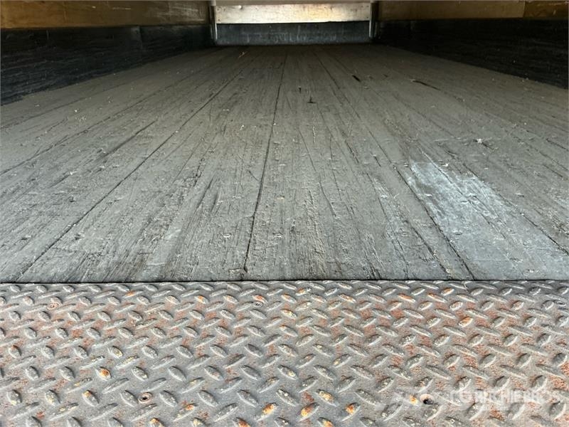 Hino 268 Camiones caja cerrada