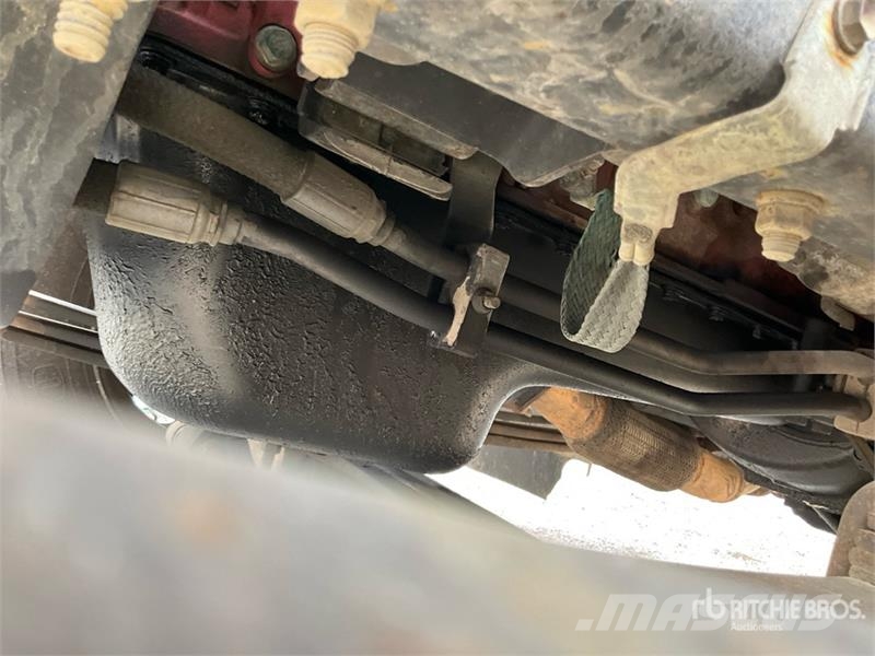 Hino 268 Camiones con caja de remolque