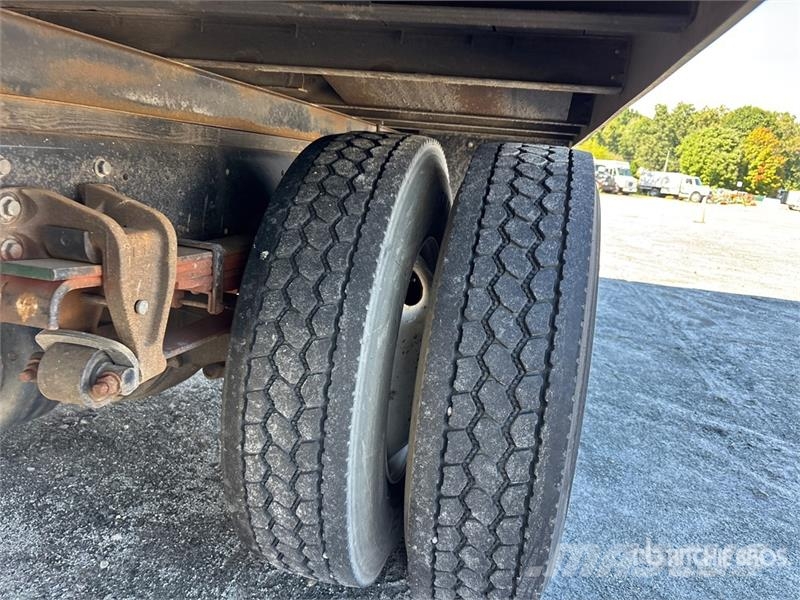 Hino 268 Umpikorikuorma-autot