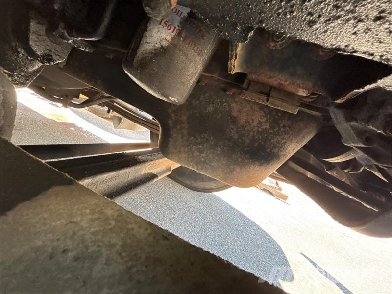 Hino 268 شاحنات ذات هيكل صندوقي