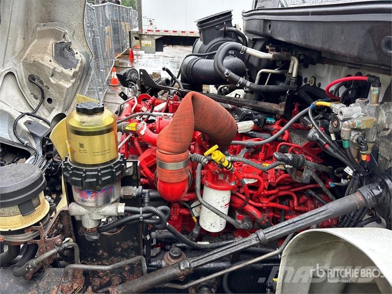 Hino 268 Camiones caja cerrada