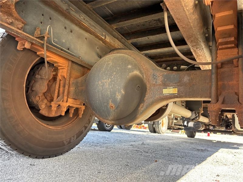 Hino 268 Bakwagens met gesloten opbouw