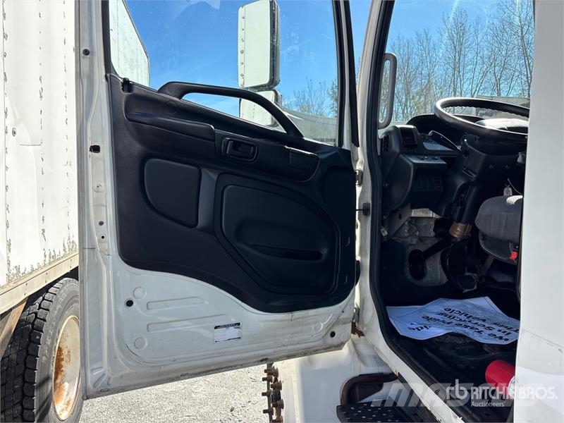 Hino 268 Bakwagens met gesloten opbouw