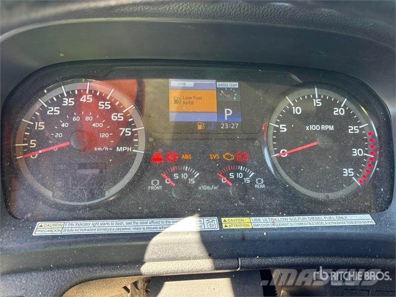Hino 268 شاحنات ذات هيكل صندوقي