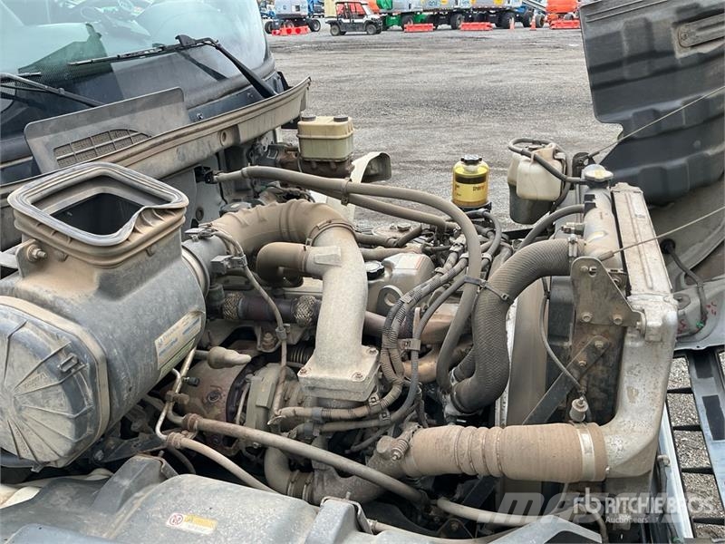 Hino 268 Dobozos teherautók