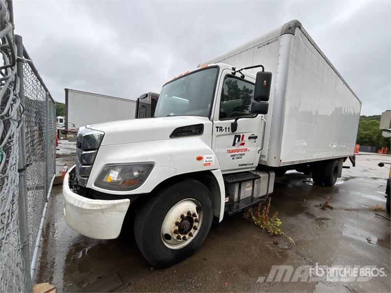Hino 268 Camiones caja cerrada
