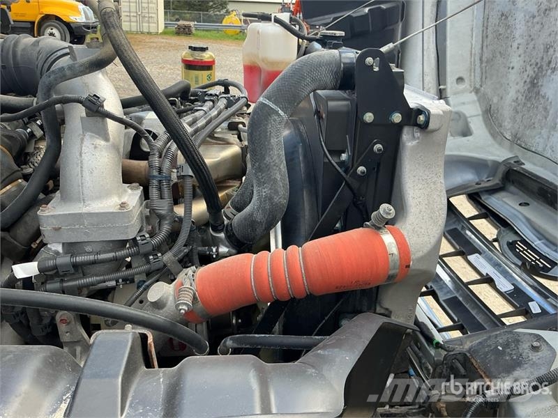 Hino 268 Camiones caja cerrada
