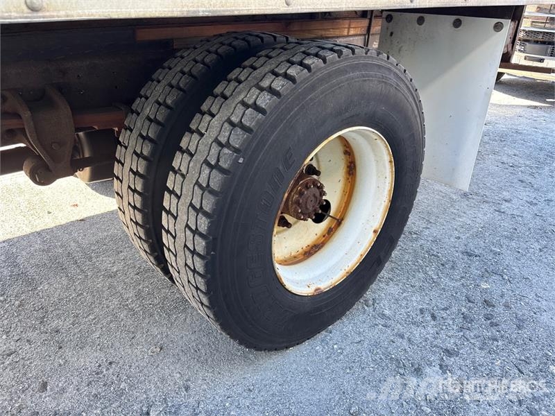 Hino 268 Bakwagens met gesloten opbouw