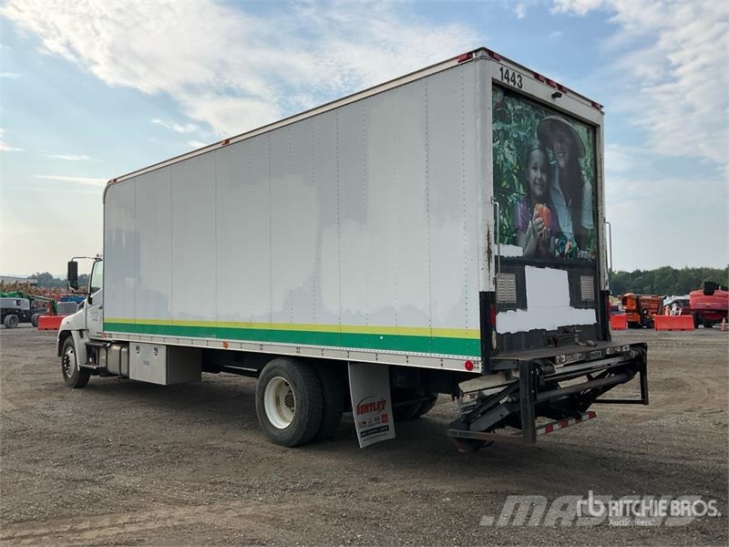 Hino 268 Camiones con caja de remolque