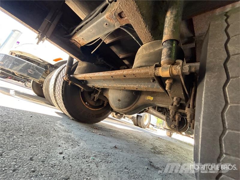 Hino 268 شاحنات ذات هيكل صندوقي
